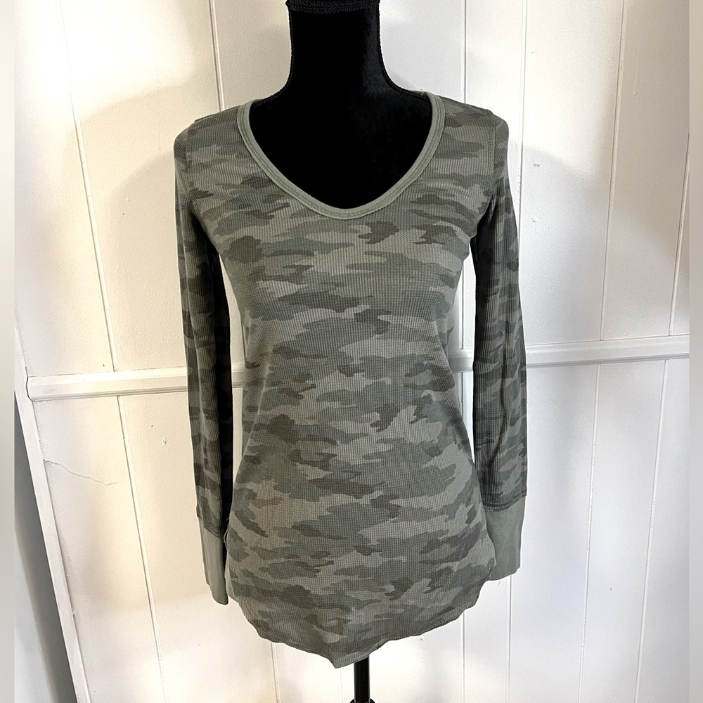NWOT‼️We The Free /Free People Olive Camo Waffle Knit Long Sleeve Top -XS